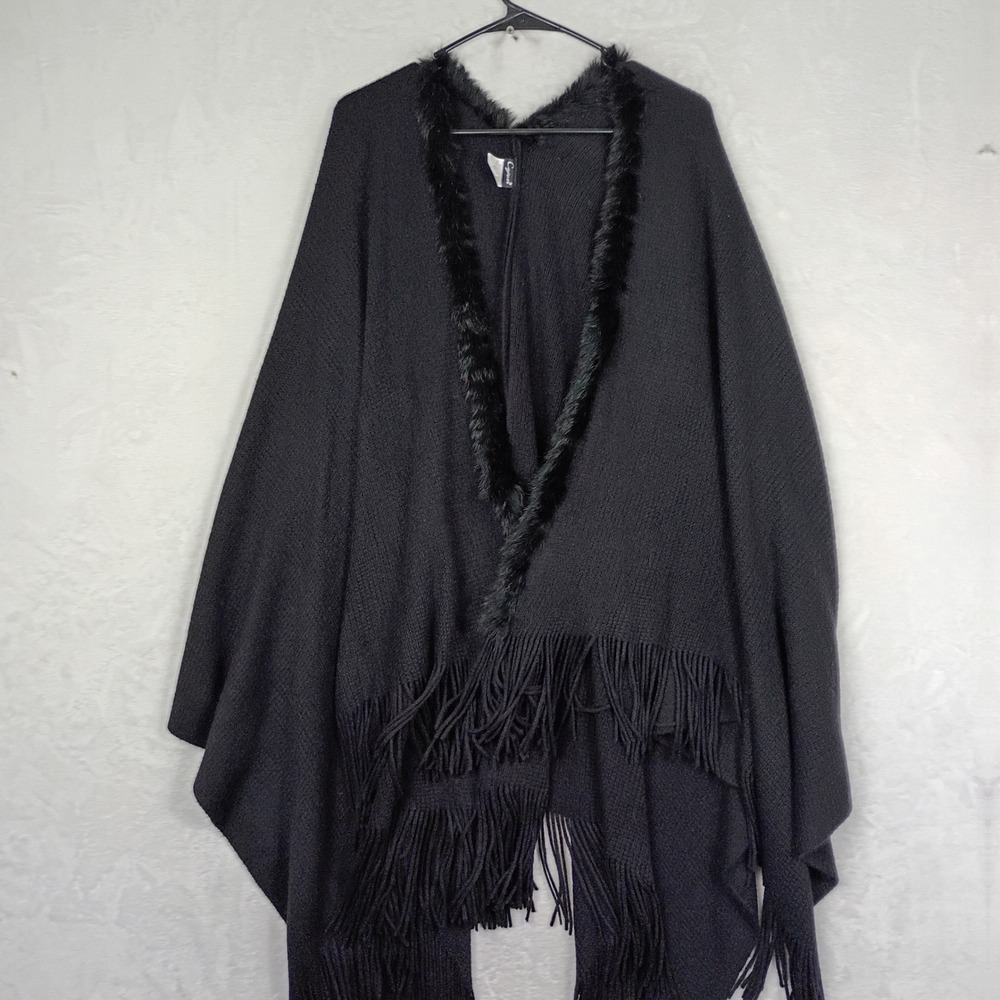 Cejon Poncho Women One Size Black Faux Fur Trim Fringe Knit Wrap Boho Goth Witch